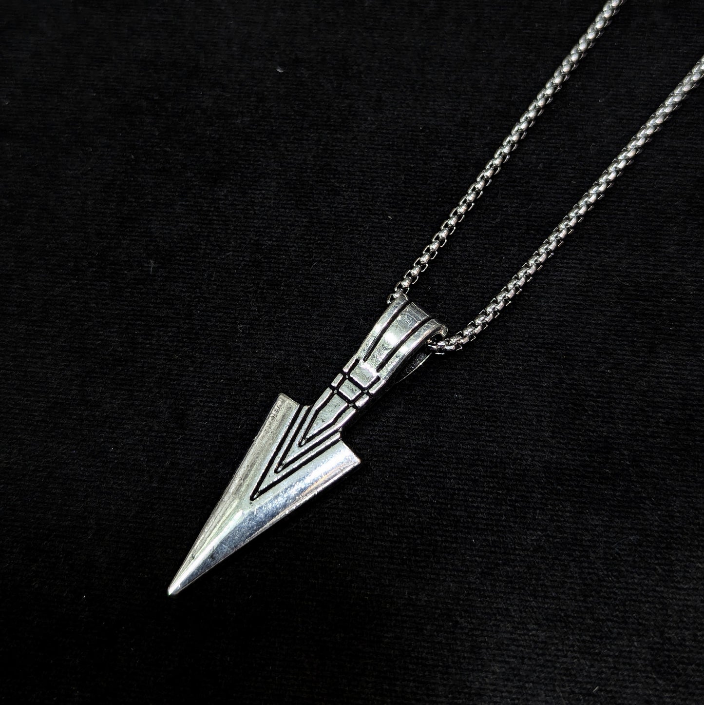 Arrow locket