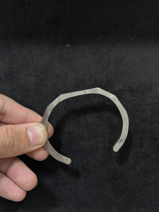 Hexagone Armlet