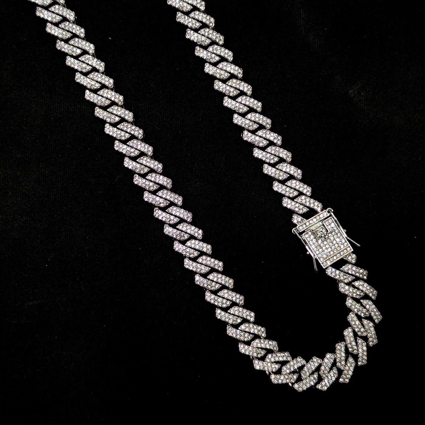 Prong  Neck Chain